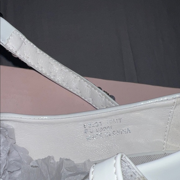 Elegant White Mary Jane Shoes - Picture 8 of 9